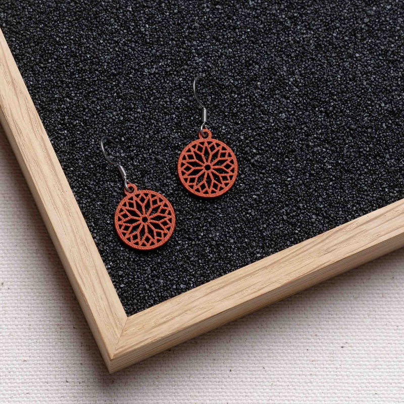 "Sunwheel" Wooden Drop Earrings – feathery light, delicate, hypoallergenic — Ansicht 11