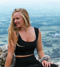 FARRAH Crop Top black – Eng anliegend | Knitwear | Breite Träger — Ansicht 10