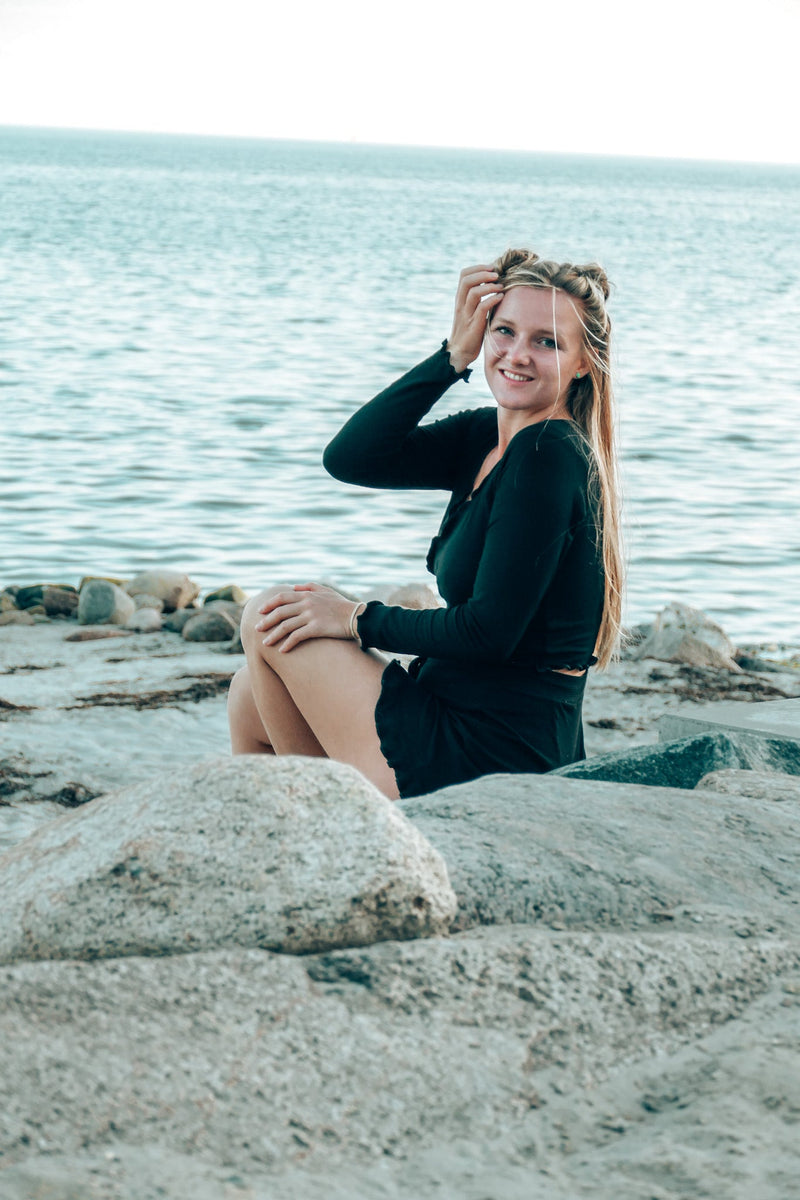 FARRAH Crop Pullover black - wrap design with ruffles — Ansicht 14