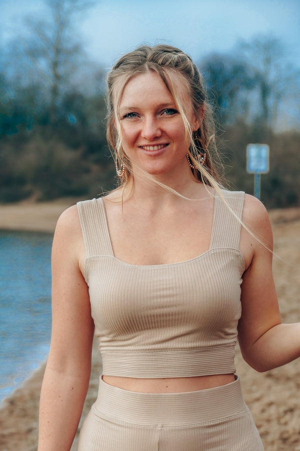 FARRAH Crop Top warm sand – Fair | Soft | Summer-light