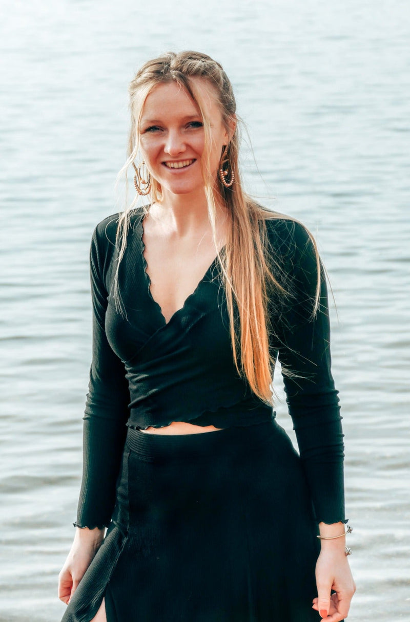 FARRAH Crop Pullover black - wrap design with ruffles — Ansicht 13
