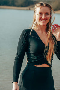 FARRAH Crop Pullover black - wrap design with ruffles — Ansicht 10