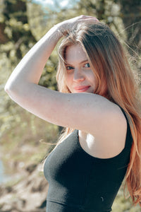 FARRAH Crop Top black – Eng anliegend | Knitwear | Breite Träger — Ansicht 3