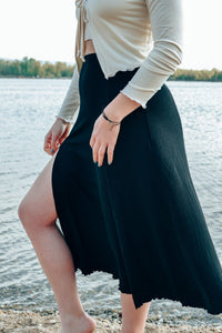 FARRAH Midiskirt black – High Waist Ruffle Hem Slit — Ansicht 3