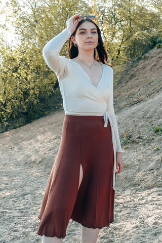 FARRAH Midiskirt pecan – High Waist | Schlitz | Rüschen-Saum