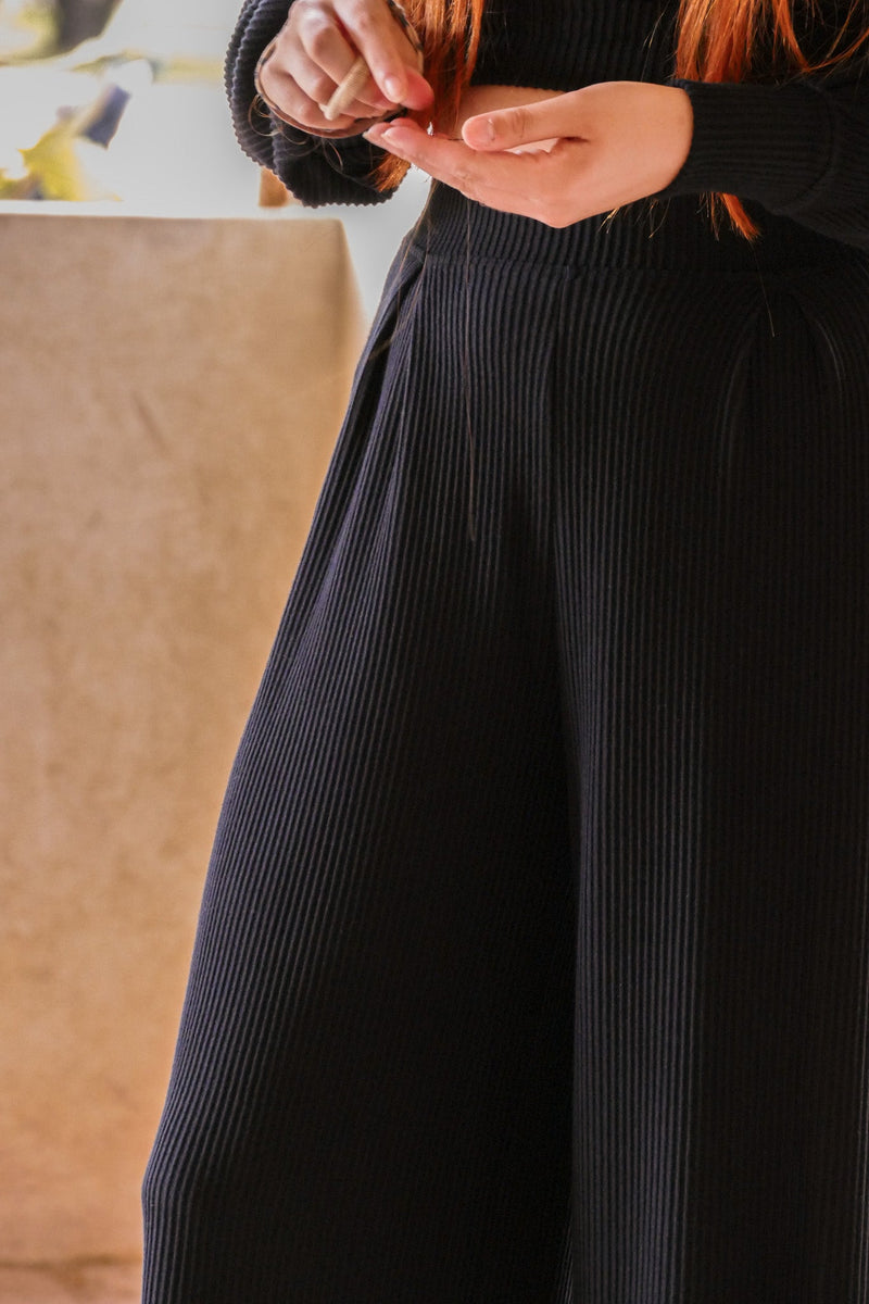 Aila Comfy Pants Black – Nachhaltige Wohlfühlhose LENZING™ Viskose Hoher Bund — Ansicht 6