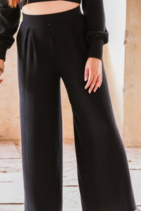 Aila Comfy Pants Black – Nachhaltige Wohlfühlhose LENZING™ Viskose Hoher Bund — Ansicht 2
