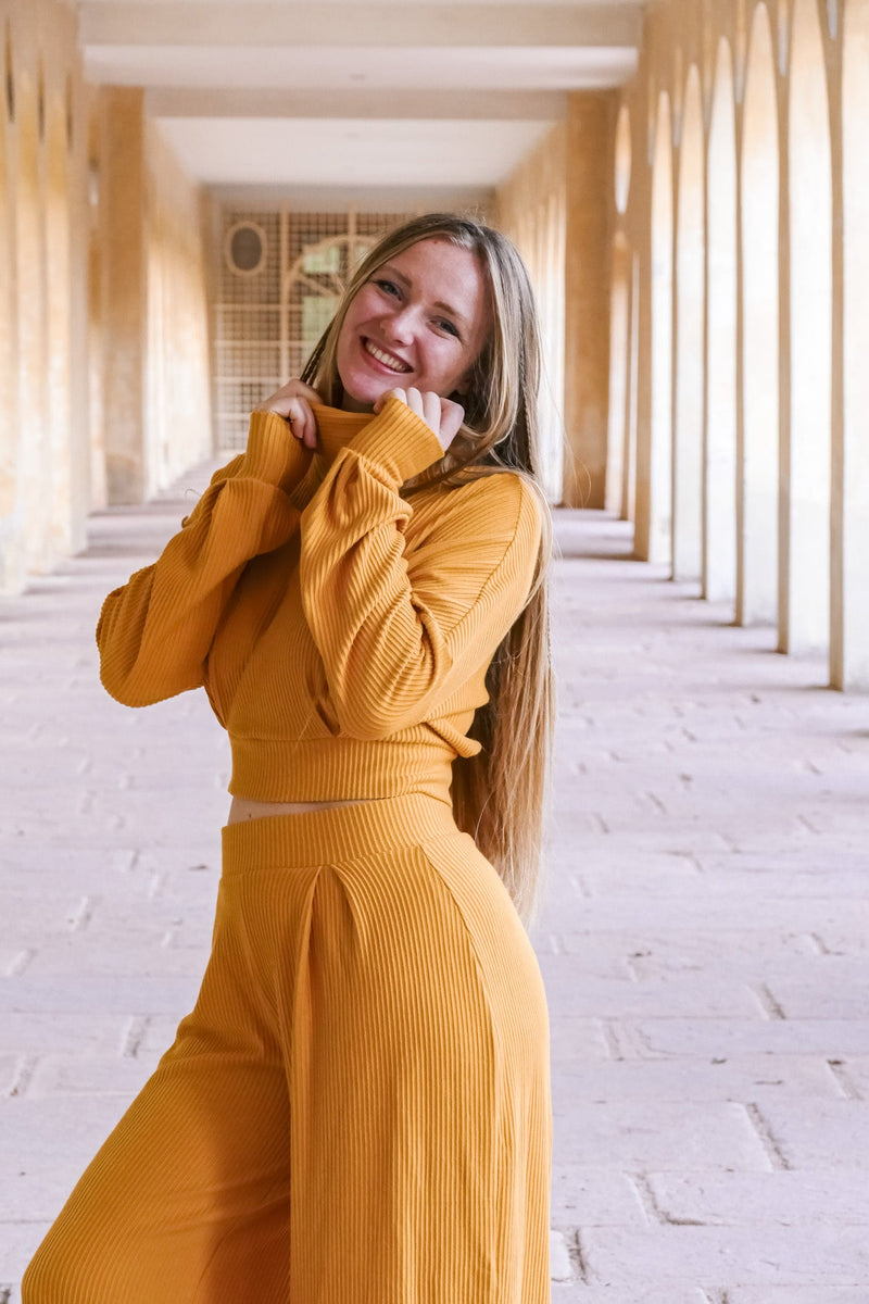Aila Comfy Pants Amber – Sustainable feel-good trousers made of LENZING™ Viscose with wide leg — Ansicht 5