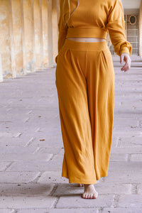 Aila Comfy Pants Amber – Sustainable feel-good trousers made of LENZING™ Viscose with wide leg — Ansicht 2