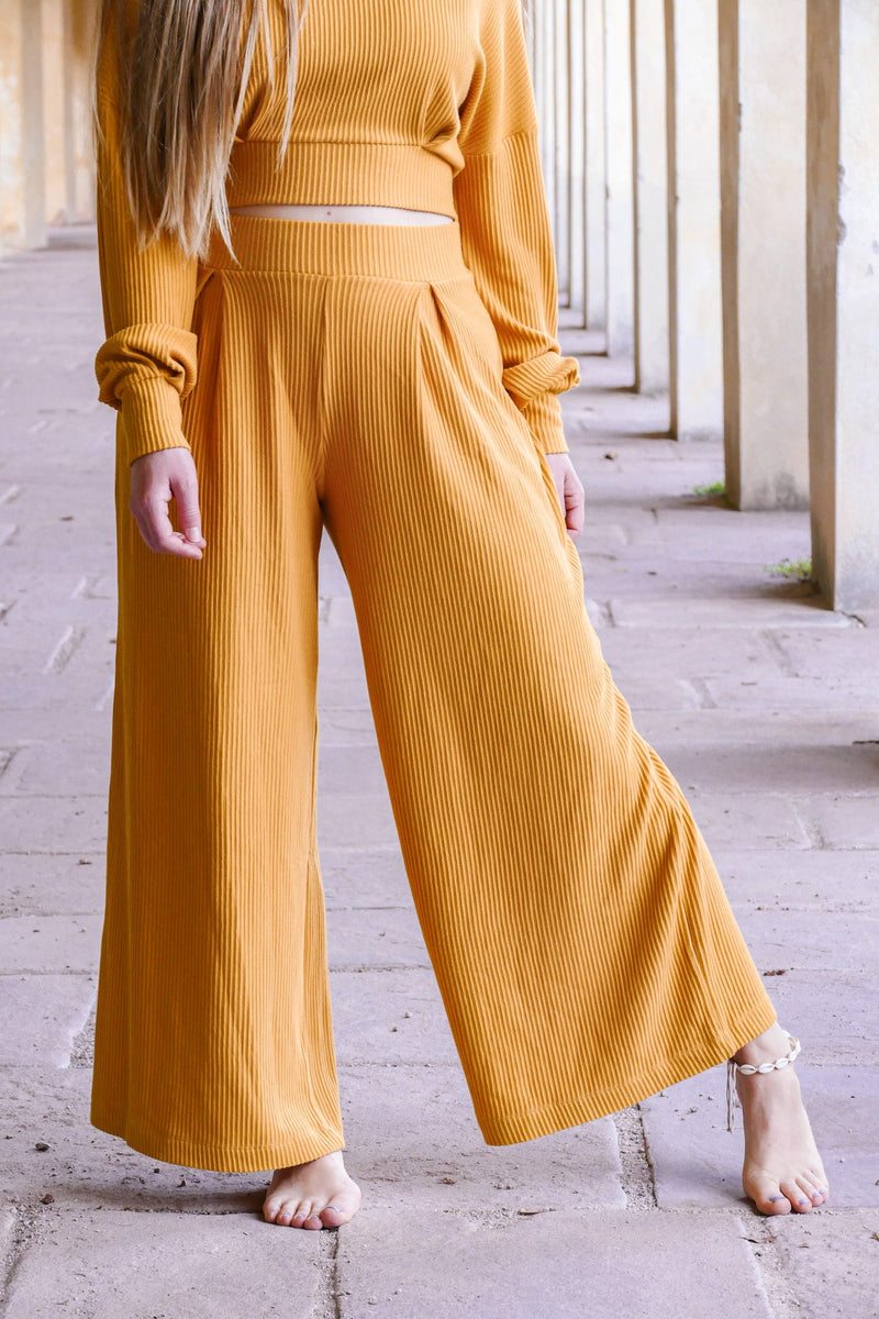 Aila Comfy Pants Amber – Sustainable feel-good trousers made of LENZING™ Viscose with wide leg — Ansicht 4