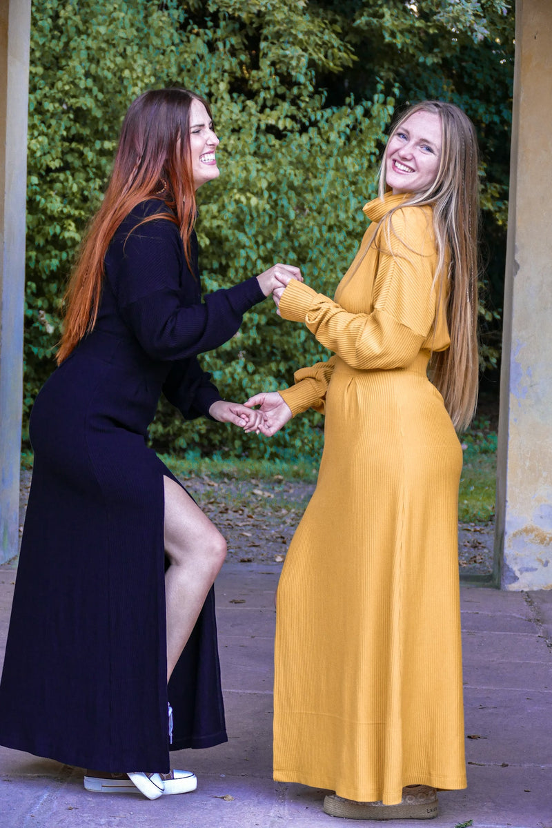 AILA Comfy Dress Amber – Winterkleid mit Ballonärmel & LENZING™ Viskose — Ansicht 3