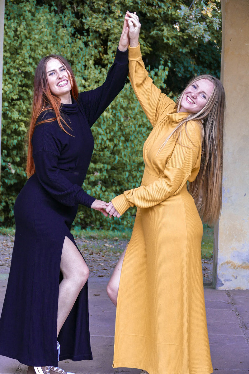 AILA Comfy Dress Black – Winterkleid LENZING™ Viskose Ballonärmel — Ansicht 10