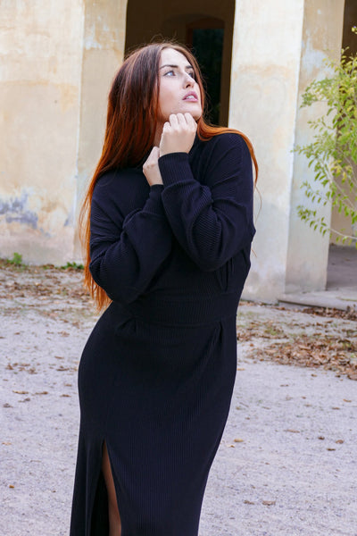 AILA Comfy Dress Black – Winterkleid LENZING™ Viskose Ballonärmel