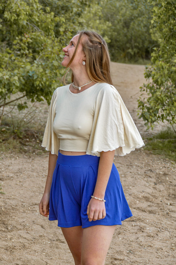 Farrah Flower Top Shell – TENCEL™ Modal mit Schmetterlingsärmeln