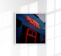Motel Neon Sign on Blue Building – Photography Poster — Ansicht 1