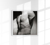 Man hiding in the shadow – Black and white poster photography — Ansicht 1