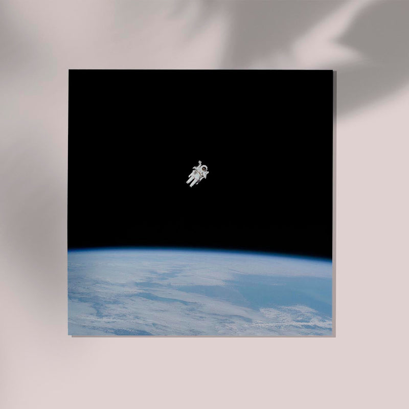 Astronaut in Raumanzug NASA Poster – Handdrucke Berlin — Ansicht 2
