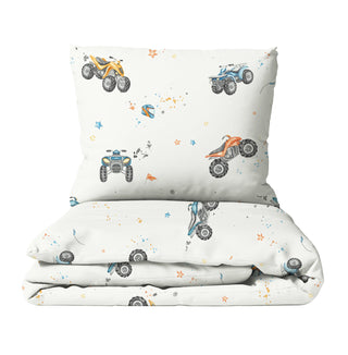 Kinderbettwäsche „Quads“ mit handgemalten Offroad‑Quads, Größen 135×200/80×80 & 100×135/40×60, Musselin oder Baumwoll‑Satin, OEKO‑Tex – für kleine Abenteurer
