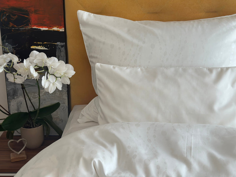 Damask go-green Bed Linen Set Pearl White – Cotton & TENCEL™ Lyocell, easy iron — von der Thannen Luxury Bedding
