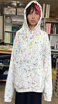 Pollo Hoody – Hand-painted Unisex Hoodie with Abstract Drip Print — Ansicht 1