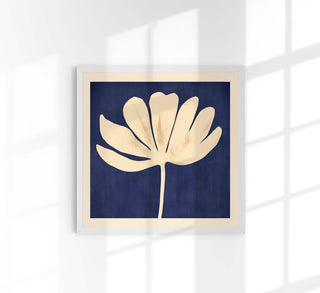 White Leaf in Blue Squared Print – Fine Art Print | Modernes Design | Geometrische Kunst