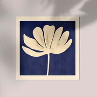 White Leaf in Blue Squared Print – Fine Art Poster Patroa Studio — Ansicht 3