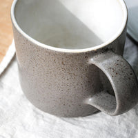 Steingut-Tasse Ddoria – Granit Grau, handgefertigt in Portugal — Ansicht 9