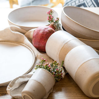 Aalina Teller klein – Steingut | Beige-Weiß | Handgefertigt