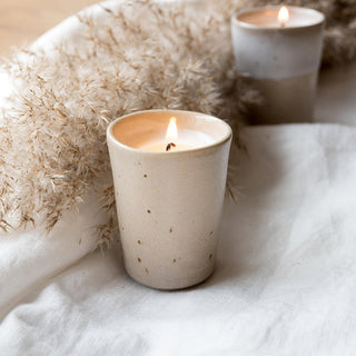 Mini Kerze Eelina – Steingut | Zirbe-Zitrone | Handgegossen