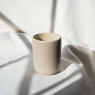 Becher Eelina – Steingut | Handgemacht | Natürlich & alltagstauglich