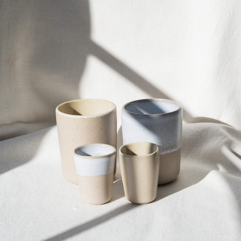 Geschirr Set Mixed – Handgefertigtes Steingut in Weiß & Beige — Ansicht 3