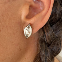 Vulva Stud Earrings – Vegan Snappap Design, Handmade in Cologne — Ansicht 1
