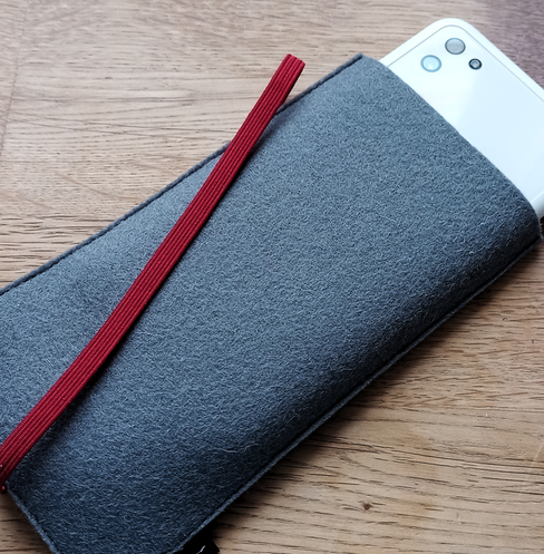 Felt Sleeve X23 Grey – Handcrafted Wool Felt with Red Safety Strap — Ansicht 4
