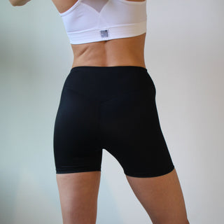 Oban Shorts – Schwarz | High Waist | Schnell trocknend | Nachhaltiges Material