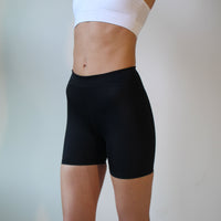 Oban Shorts Black High Waist Quick Dry Sustainable Material — Ansicht 2
