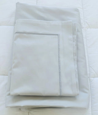 Bettwäsche-Set Uni Silver – 100 % mercerisierte Baumwolle | Schweizer Satin 300 TC | bügelleicht