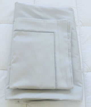 Bettwäsche-Set Uni Silver – 100 % mercerisierte Baumwolle | Schweizer Satin 300 TC | bügelleicht