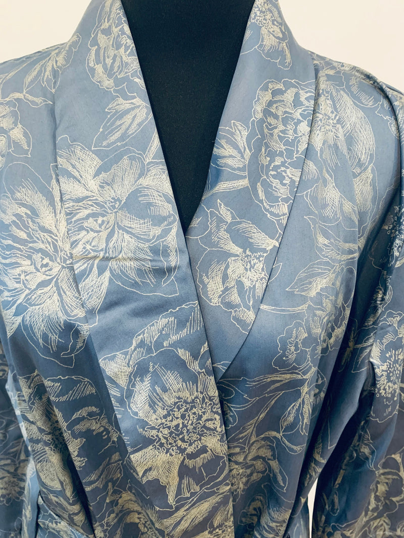 Satin Kimono Silver Blue Peony – 100% Cotton, Satin 300 TC, easy-iron — Ansicht 1