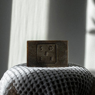 Face & Body Scrub Soap Bar – Vegane Clean Beauty | 6 Öle | Handgemacht