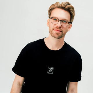 Schwarzes Unisex Oversized T-Shirt – "don't be racist" | 100 % Bio-Baumwolle | Pre-washed | Made in Portugal