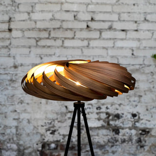 Stehleuchte 'Veneria' aus Nussbaum 70 cm Gofurnit