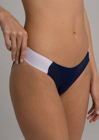 Tonga Bikini Bottoms Night Blue – recycled ECONYL® bikini bottoms — Ansicht 2