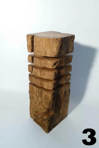 Torn Designer Stehlampe – Recyceltes Holz | Handarbeit | Exklusives Design