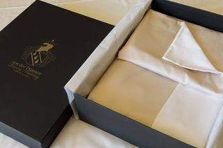 Bettwäsche Set Twist beige & white – 100% Baumwolle | Satin 300 TC | Pflegeleicht