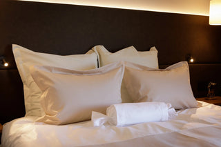 Bettwäsche Set Twist beige & white – 100% Baumwolle | Satin 300 TC | Pflegeleicht