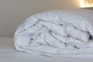 Weiße Sommerdecke Daunen Premium – 100% Gäszedaunen mit Mako-Baumwollbezug, handgefertigt in Polen