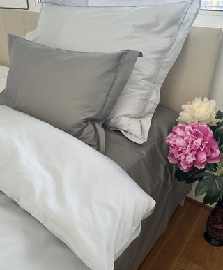 Bettwäsche-Set Uni Silver – 100 % mercerisierte Baumwolle | Schweizer Satin 300 TC | bügelleicht