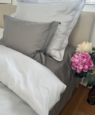 Bettwäsche-Set Uni Silver – 100 % mercerisierte Baumwolle | Schweizer Satin 300 TC | bügelleicht