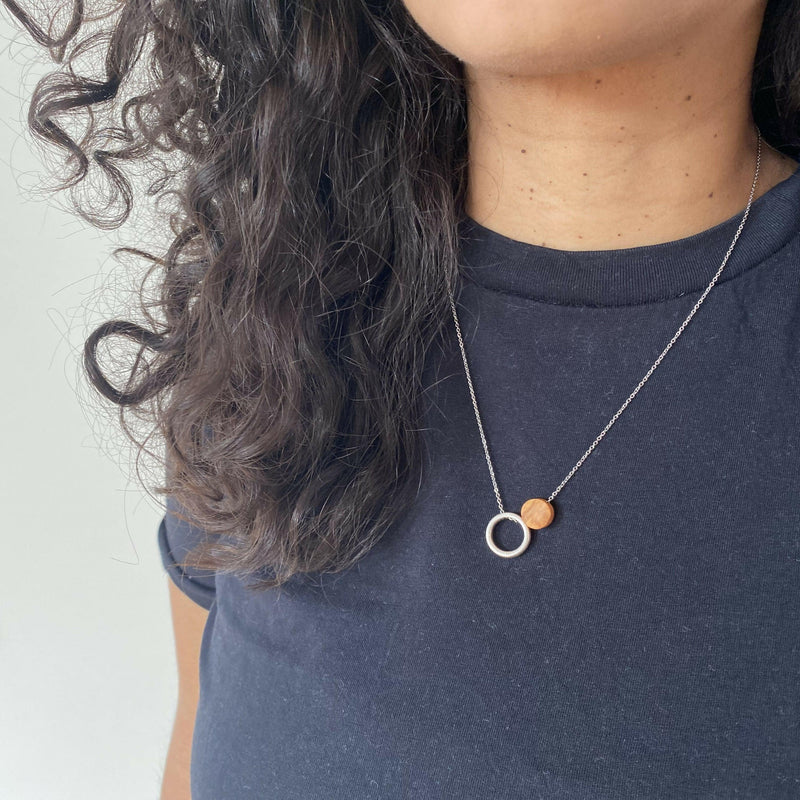 Necklace Olive Wood & Circle – Handmade in Cologne — Ansicht 3