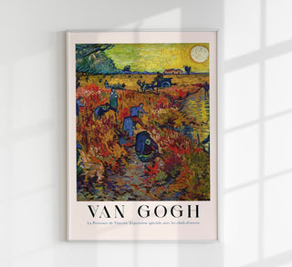 The Red Vineyard Exhibition Art Poster by Van Gogh, Fine-Art-Kunstdruck mit Reproduktion des expressiven Weinberg-Gemäldes in Ausstellungsposter-Optik auf säurefreiem Papier oder Canvas
